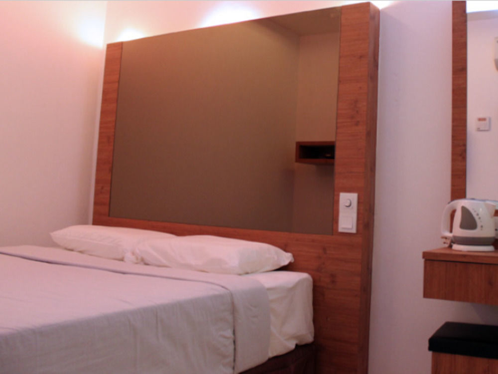 Dream Hotel Кланг Экстерьер фото