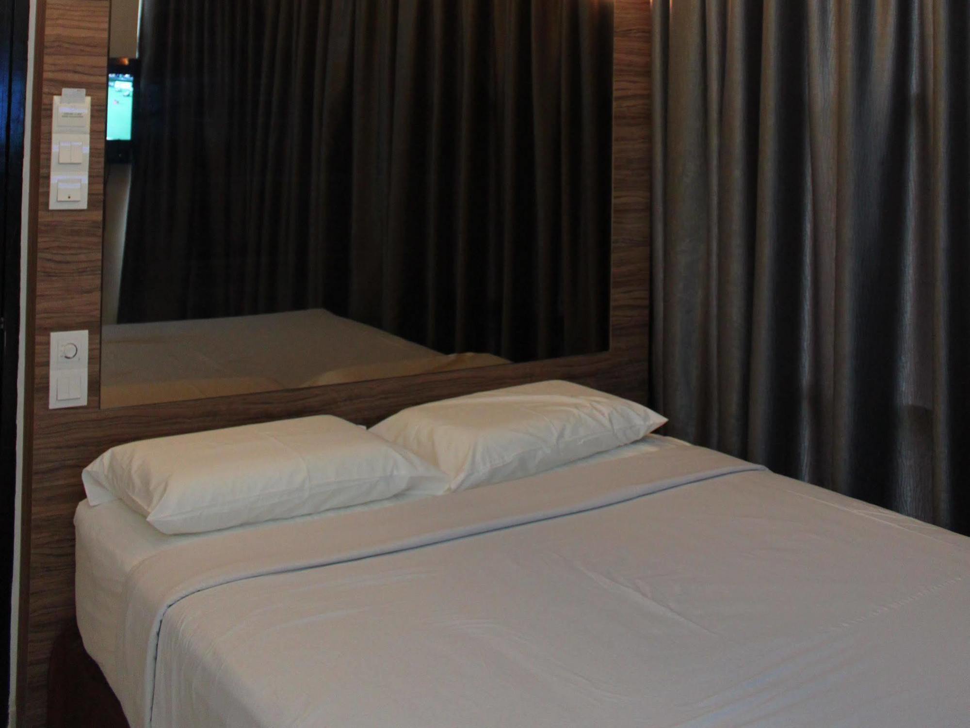 Dream Hotel Кланг Экстерьер фото
